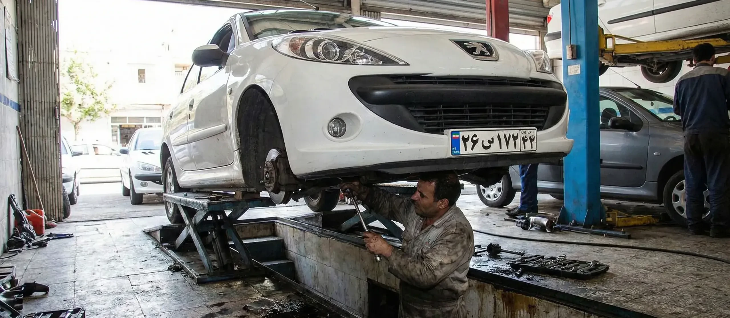 تعمیر صدا تق تق ماشین در تعمیرگاه